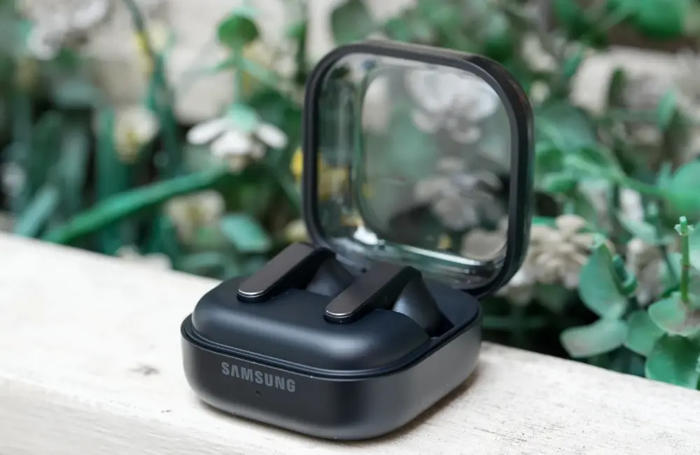 Samsung Galaxy Buds 4 Pro: Combining High-Fidelity Audio Hardware with Intelligent AI Features 